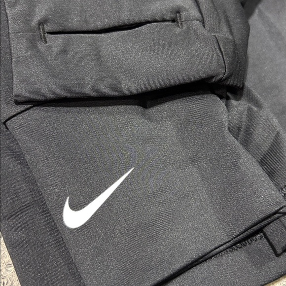 Nike Dri-Fit base layer round neck long sleeve athletic top, thumb holes, - Picture 9 of 9